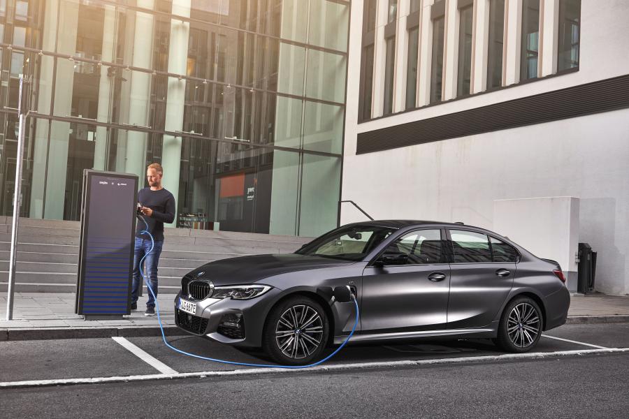  BMW 330e M Sport (G20) 2019 года  (WW) (фото 13 из 40)